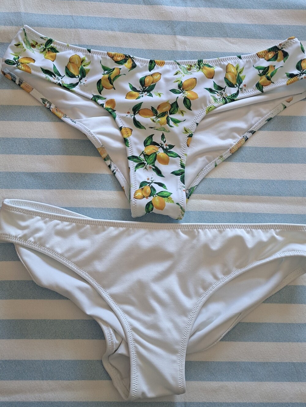 VS Bikini bottoms Bundle (M) New